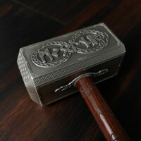 Thorovo ikonické kladivo "Mjölnir", stříbrná mince 500g, Antique finish