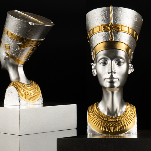 Nefertiti - Realistická reprodukce v 5 uncích ryzího stříbra