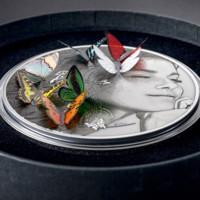 Dívka se 7 motýly stříbrná mince 5 oz Antique 3D